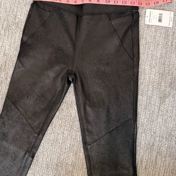 NWT Free People Vegan Stretch Leather SkinnyLeggings Womans Black SZ 2 - Picture 10 of 14
